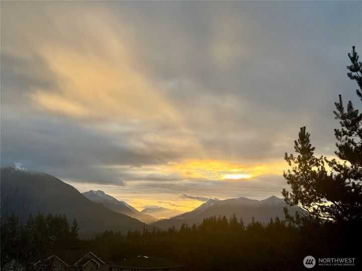 Property Photo: 7602 Huckleberry Way SE WA 98065