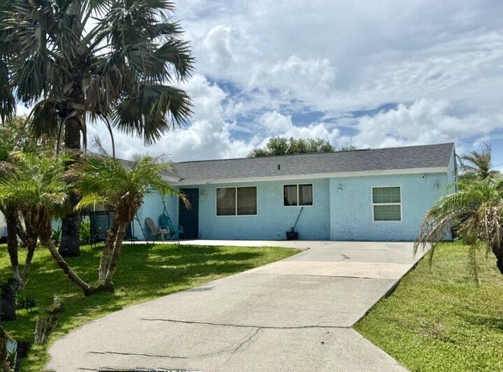 Property Photo:  190 Abalone Road NW  FL 32907 