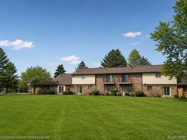 Property Photo:  13730 Plumbrook  MI 48312 