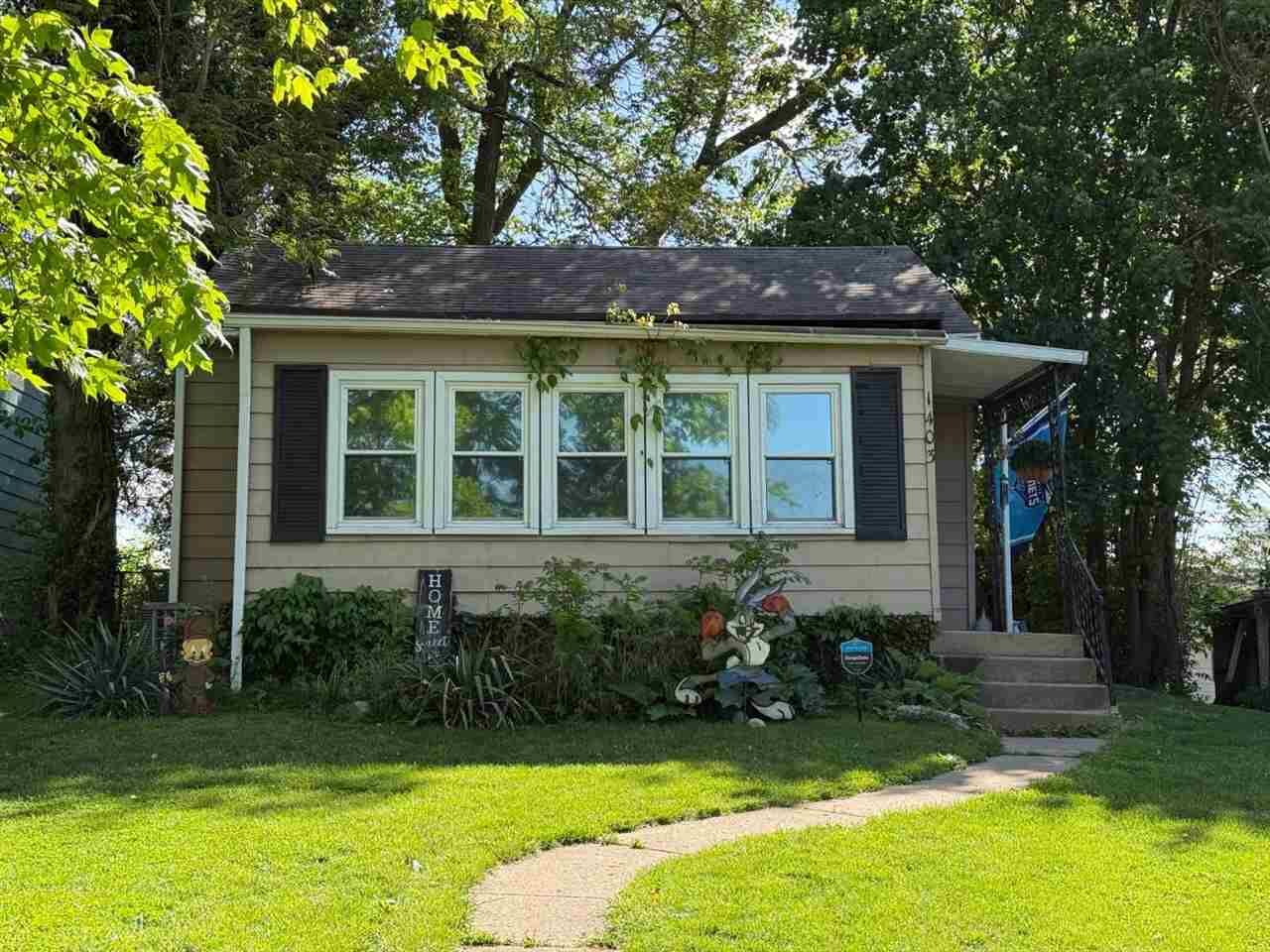 Property Photo:  1403 Ratliff  IN 47374 