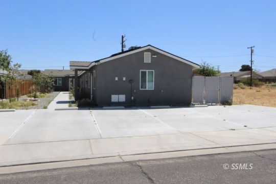 Property Photo:  915 W Dolphin Ave  CA 93555 