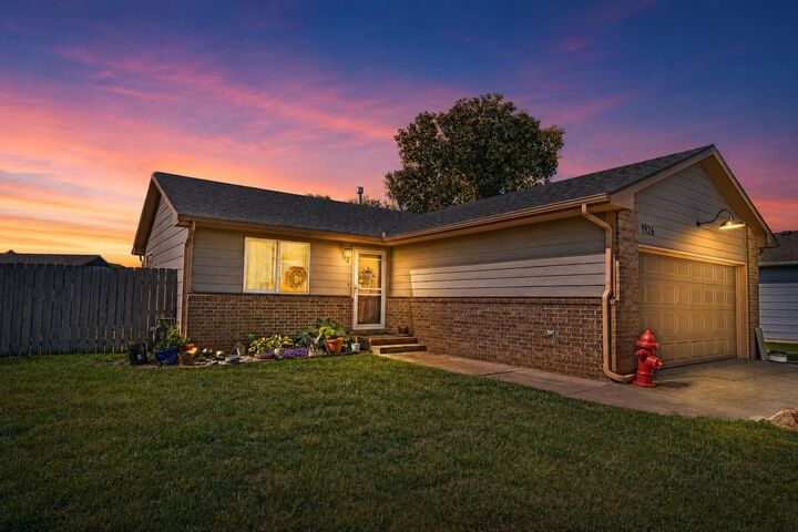 Property Photo: 1926 N McRae KS 67052