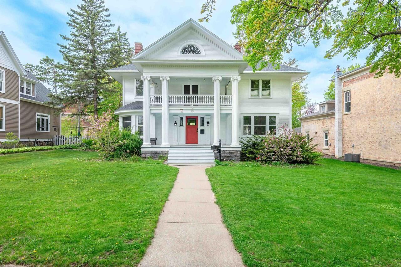 Property Photo:  175 N Adams Avenue  WI 54923 