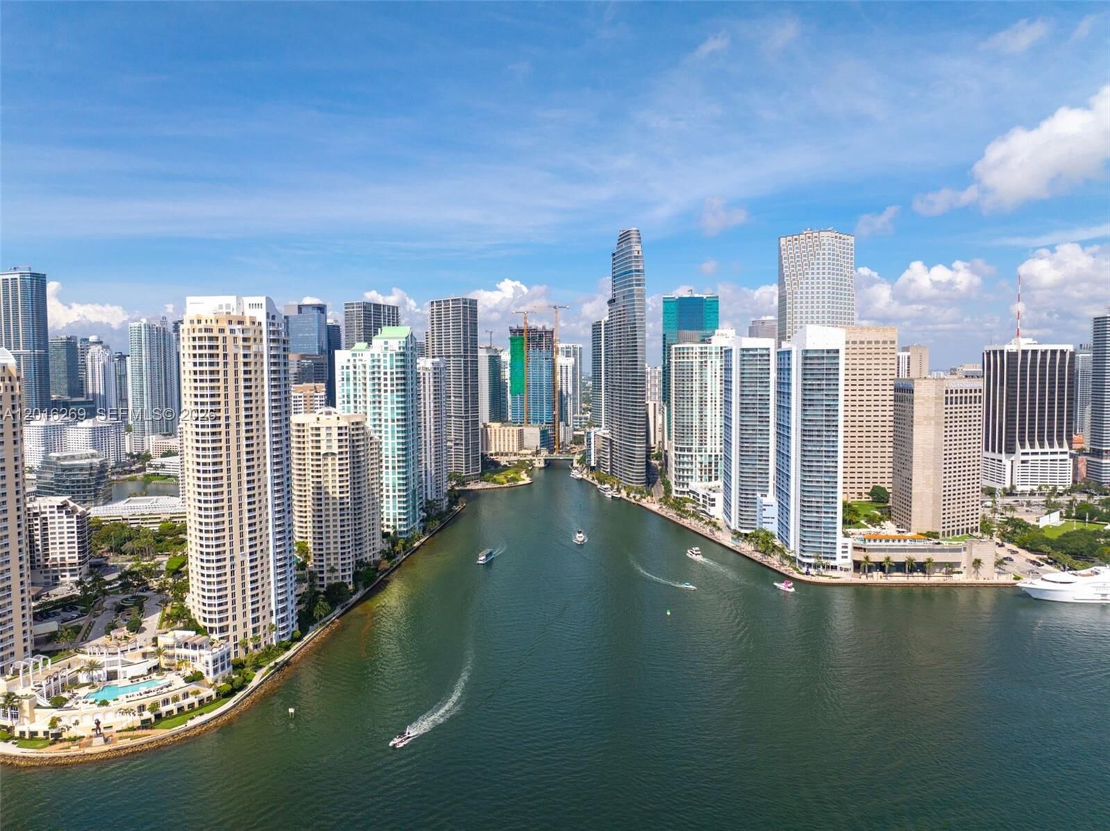 Property Photo:  300 S Biscayne Blvd L-L02  FL 33131 