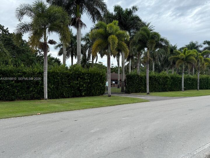 Property Photo:  25945 SW 197th Ave  FL 33031 