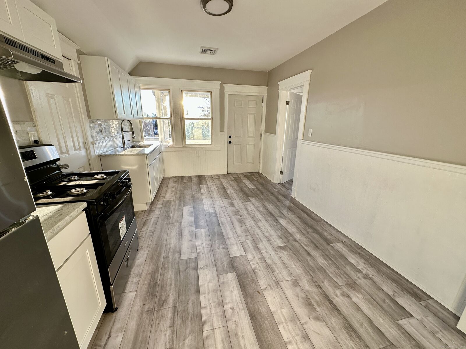 Property Photo:  233 Cooke Street #3  CT 06710 