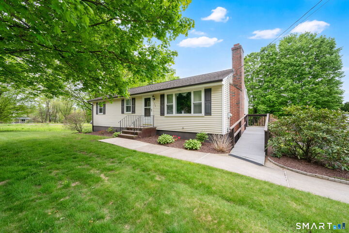 Property Photo:  368 Rye Street  CT 06016 