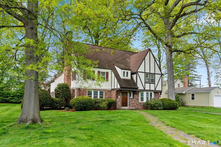 Property Photo:  49 Arlington Road  CT 06107 