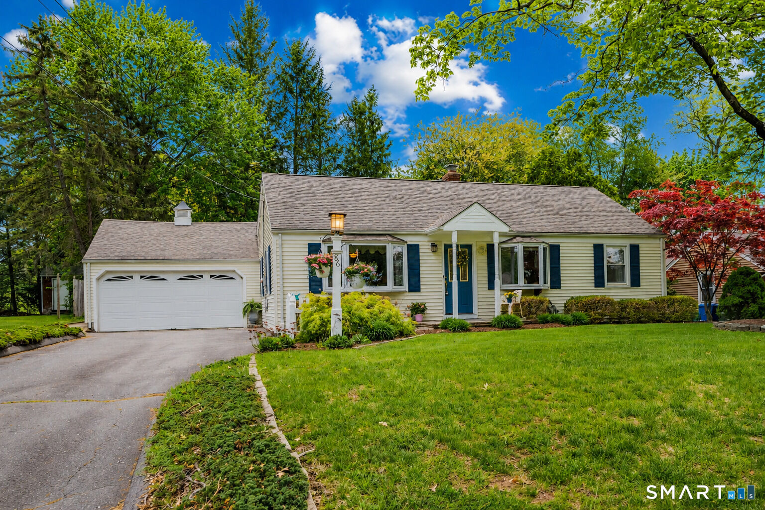 Property Photo:  86 Indian Hill Road  CT 06111 