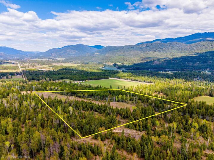 Property Photo:  391254 20 Hwy  WA 99119 
