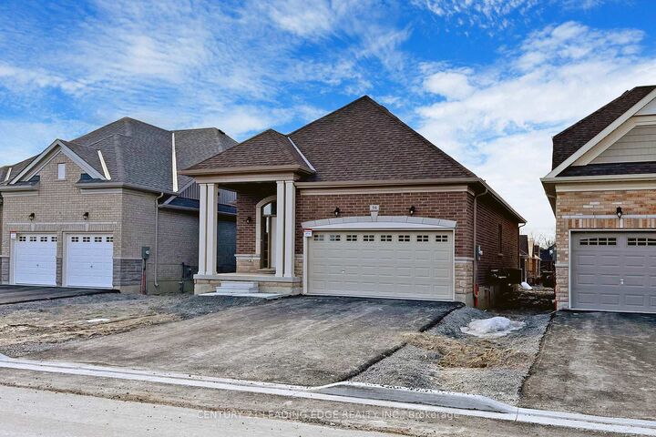 Photo de la propriété:  94 Holtby Court  ON L9L 0B4 