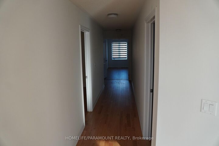 Property Photo: 5 Dolomite Drive ON L6P 4R8