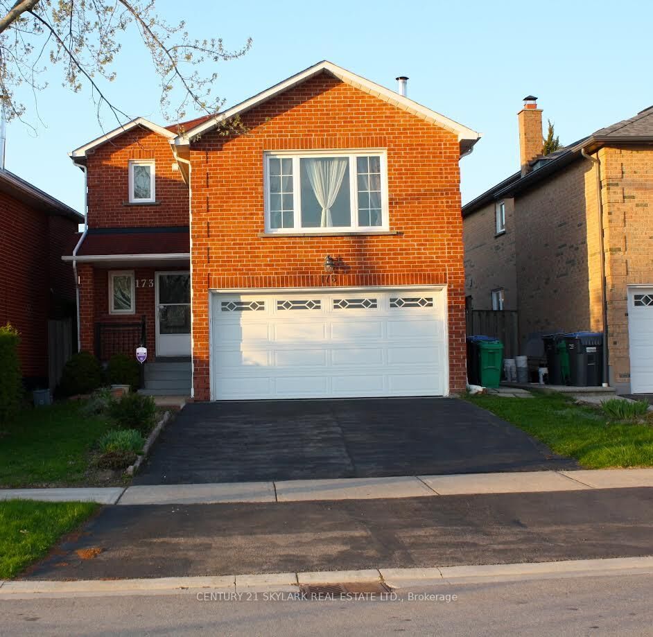 Property Photo: 173 Lech Walesa Drive ON L5B 3H1