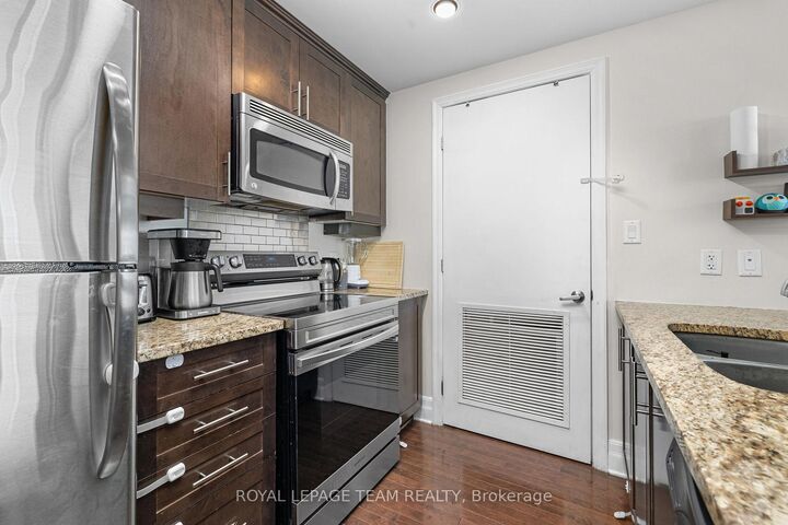 950 Marguerite Avenue 212 — photo 1