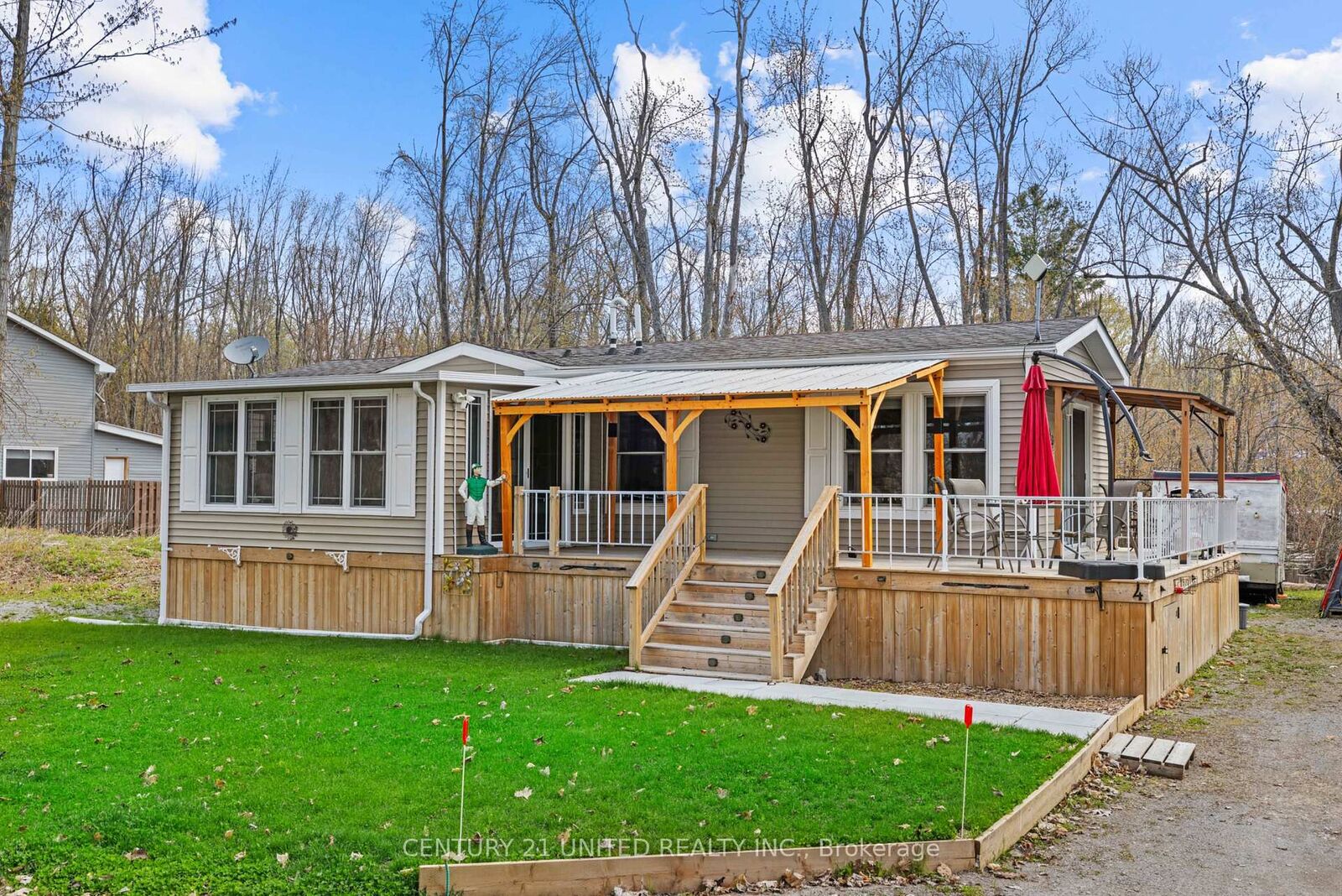 Property Photo: 4 Rollies Bay Road E ON K0L 1R0