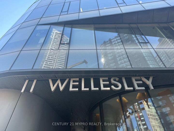 Property Photo:  11 Wellesley Street W 4502  ON M4Y 1E8 