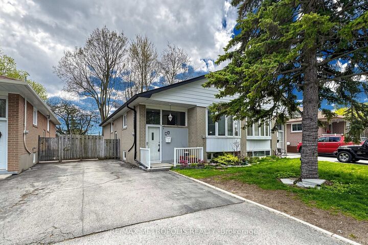 Property Photo: 51 Greyabbey Trail ON M1E 1V8
