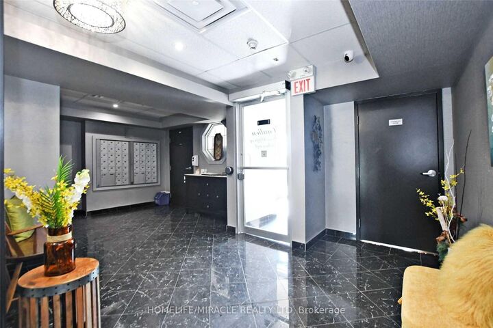 Property Photo: 39 Ferndale Drive S 303 ON L4N 5W9