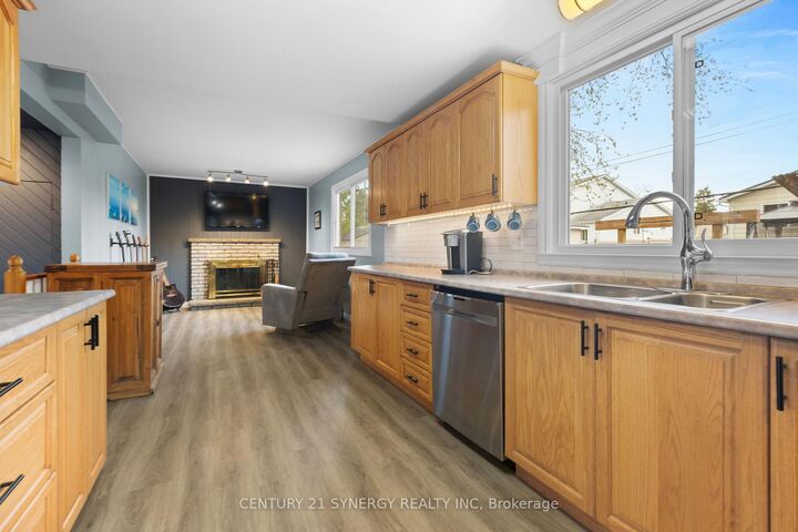 Photo de la propriété: 346 Nagel Avenue ON K1E 1R6