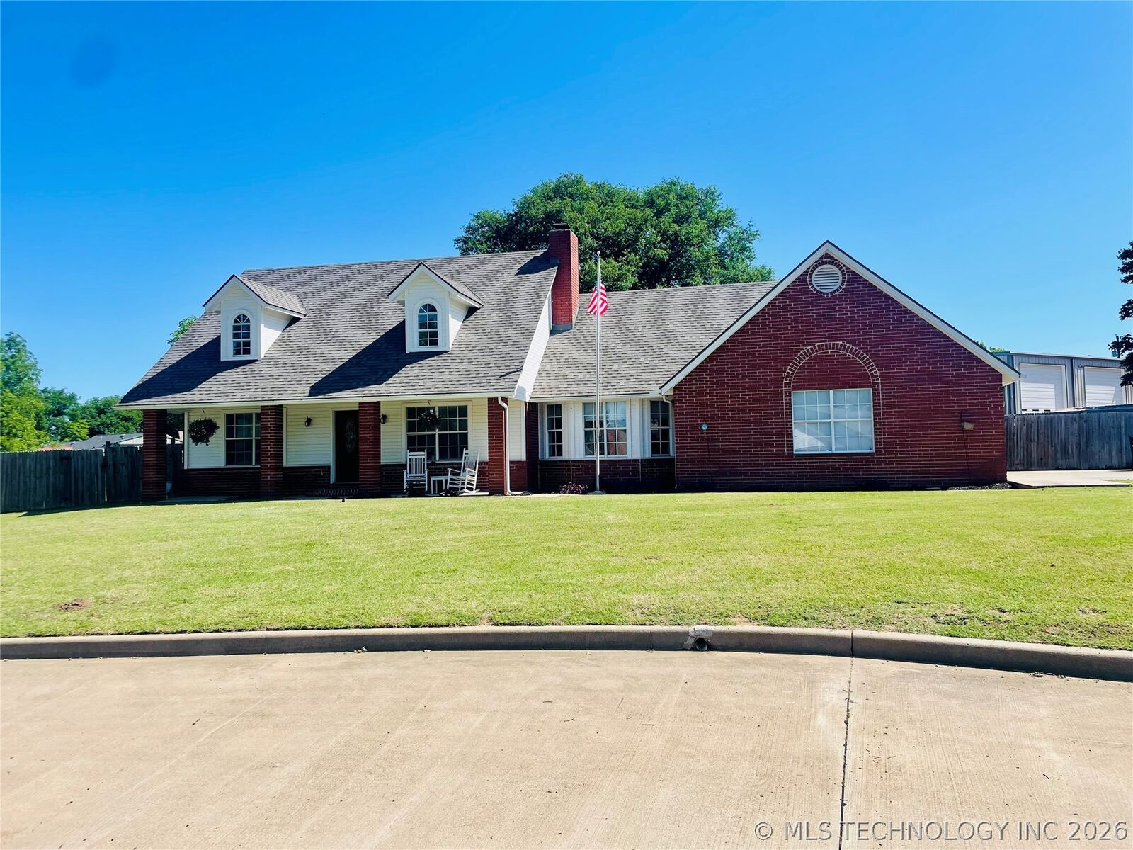Property Photo:  320 Heritage  OK 74434 