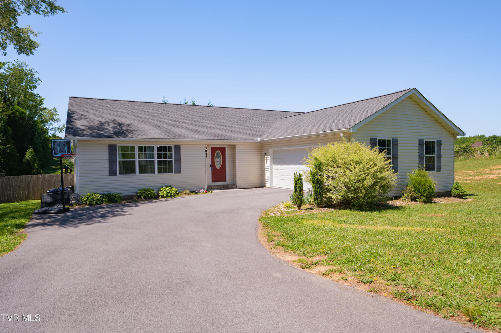 Property Photo:  5045 Old Jonesboro Road  TN 37620 