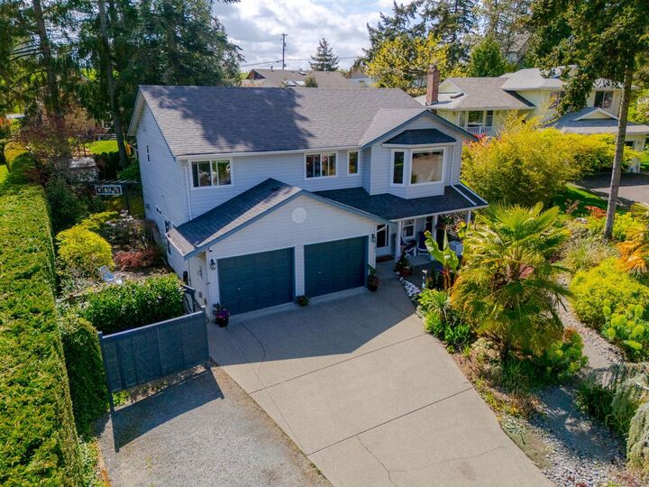 Property Photo:  1345 Garrett Pl  BC V0R 1N2 