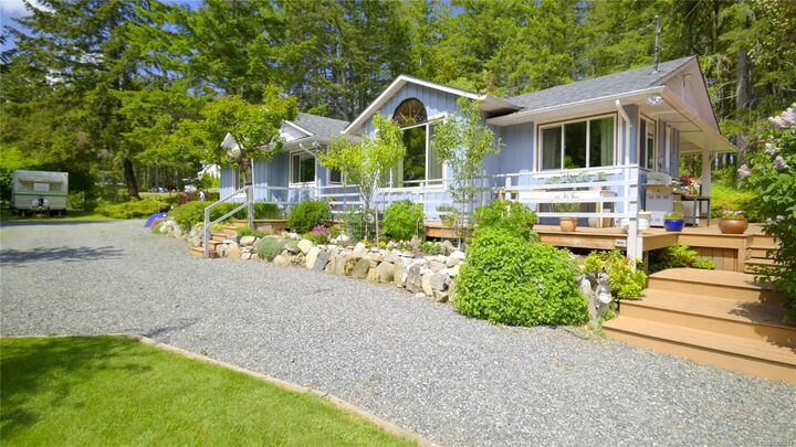 Property Photo:  2742 Cedar Heights Cres  BC V9X 1N4 