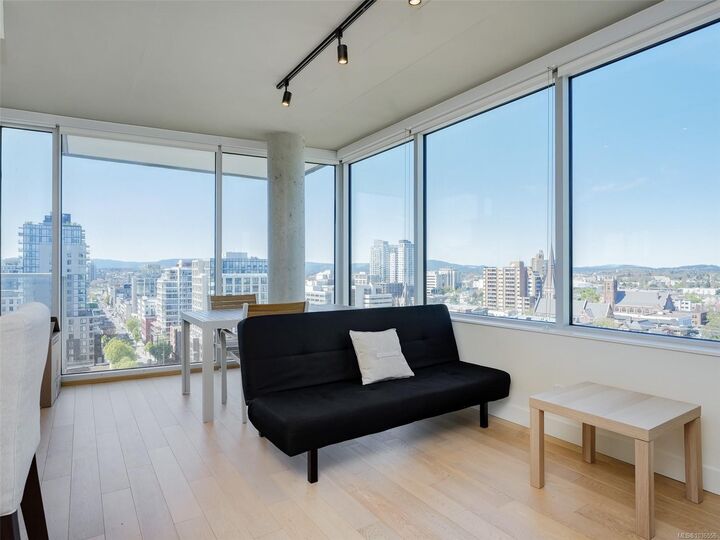Property Photo:  989 Johnson St 1404  BC V8V 0E3 