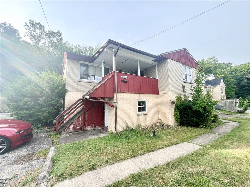Property Photo: 2582 Pitcairn Rd 2580 PA 15146