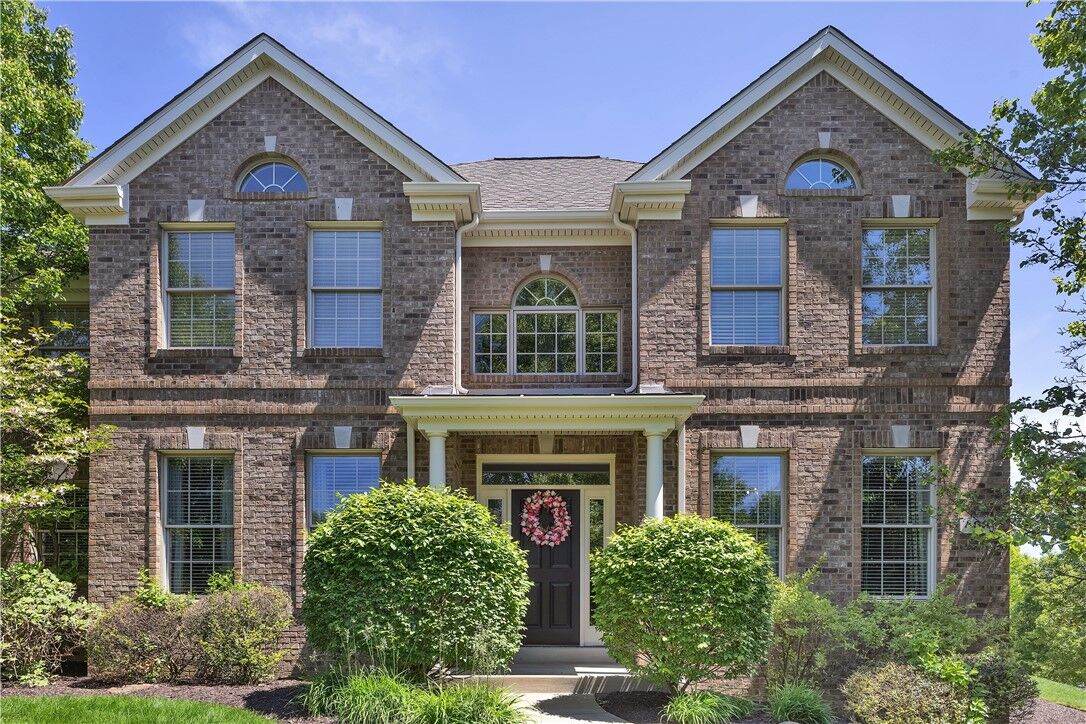 Property Photo: 408 Honey Locust Dr PA 16066