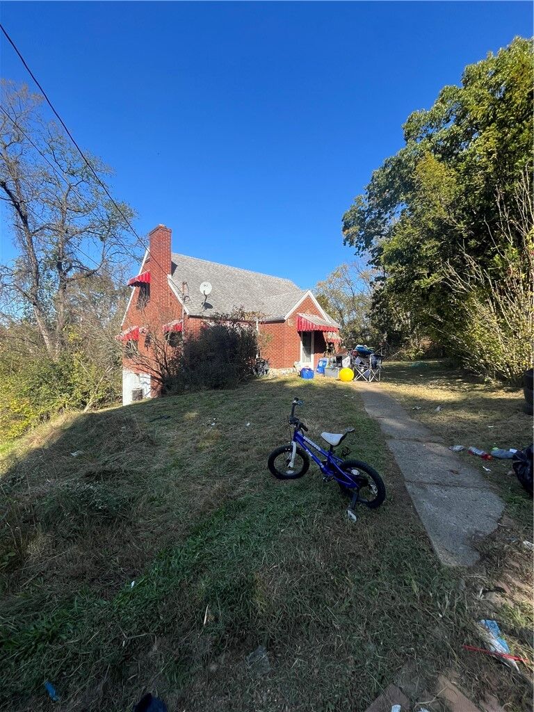 Property Photo:  321 Apache Drive  PA 15062 