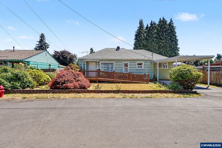 Property Photo:  4730 Harcourt Av NE  OR 97303 