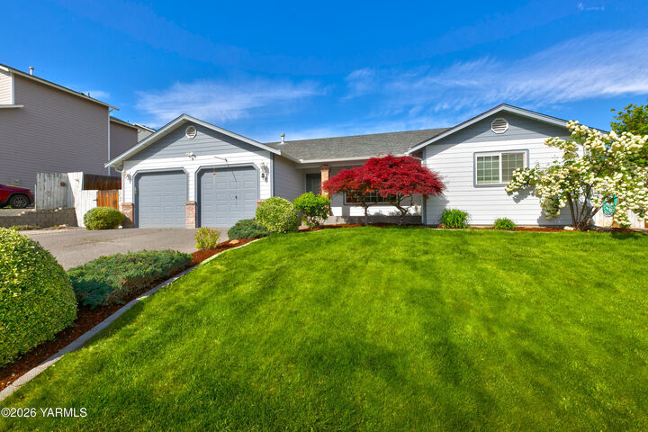Property Photo:  702 S 7th St  WA 98942 