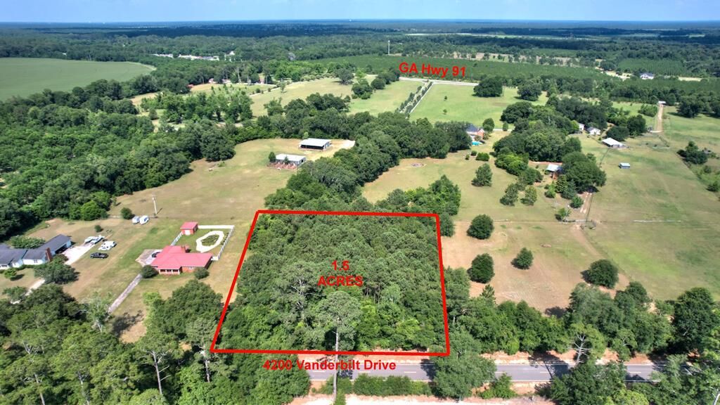 Property Photo: 4200 Vanderbilt Drive GA 31707
