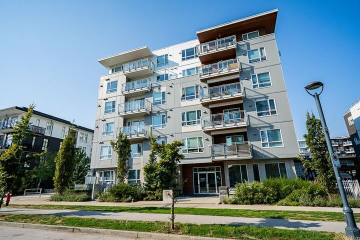 Property Photo: 13963 105 Boulevard 519 BC V3T 0M9