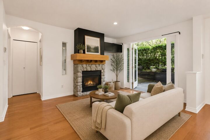 Property Photo:  993 Lynn Valley Road  BC V7J 1Z6 