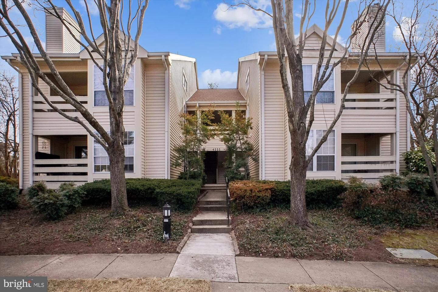 Property Photo:  4555 Interlachen Court J  VA 22312 