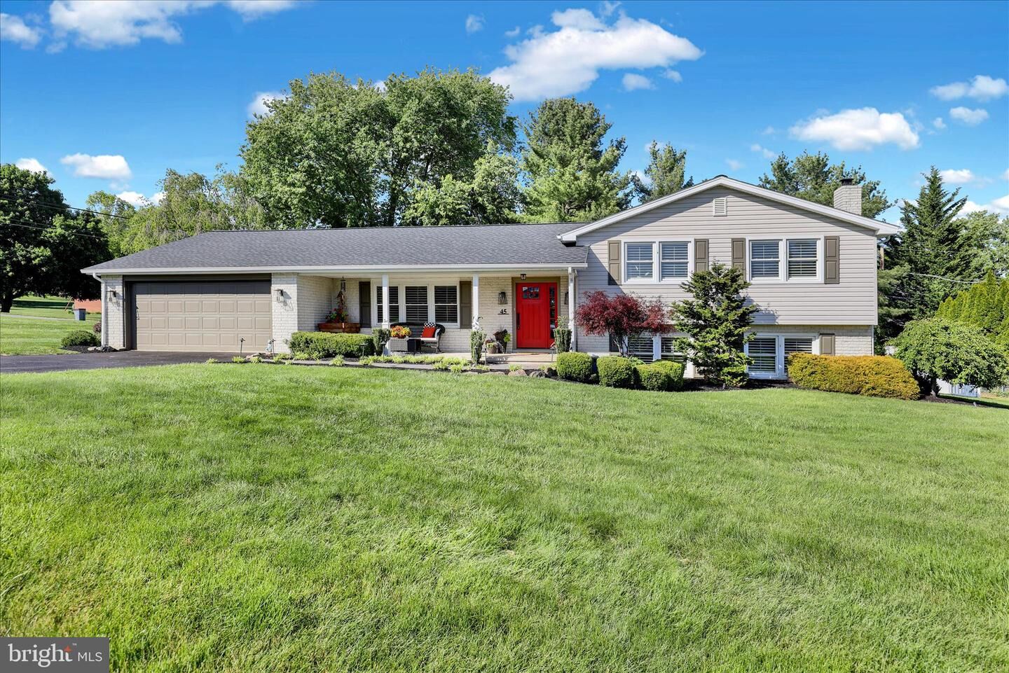 Property Photo:  45 Mast Road  PA 19547 