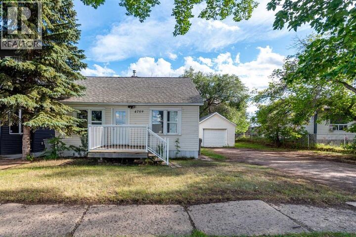 Property Photo: 4709 50 Street SK S9V 0M6