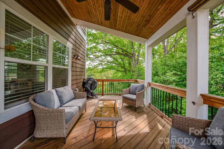 Property Photo:  15 Tudor Way  NC 28711 