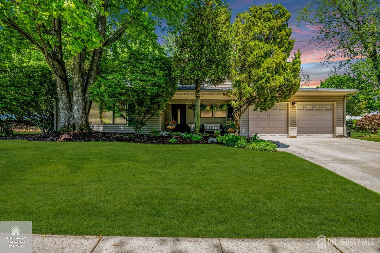 Property Photo:  15 Everton Drive  NJ 08816 