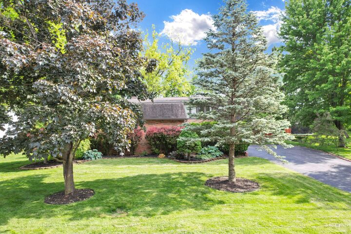 Property Photo:  185 Kensington Drive  OH 43015 
