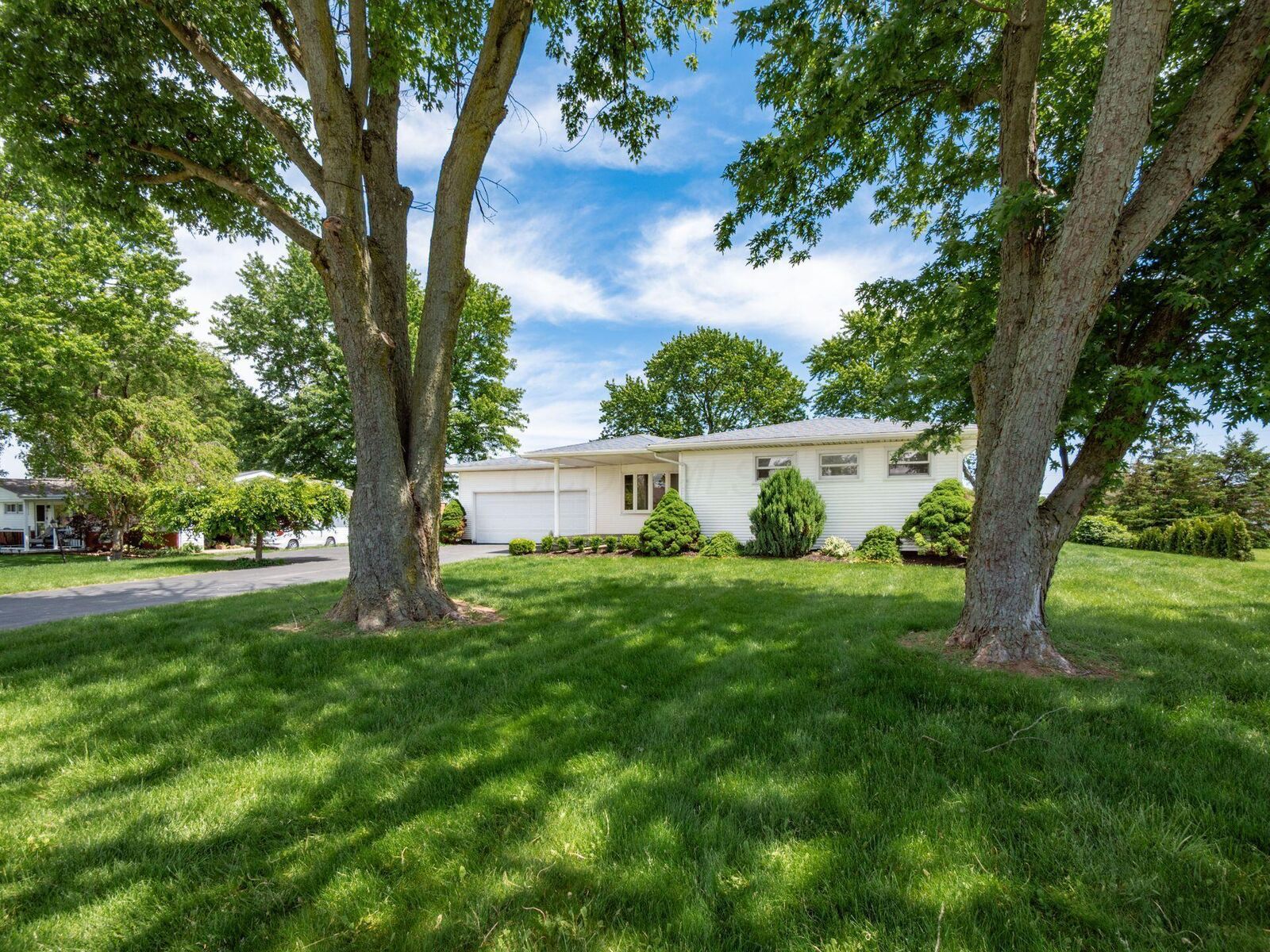 Property Photo:  5675 Grove City Road  OH 43123 