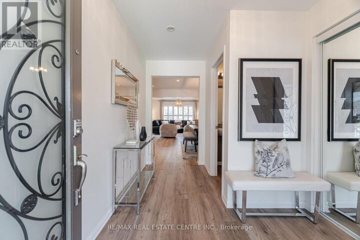 Property Photo:  996 Savoline Boulevard  ON L9T 7T1 