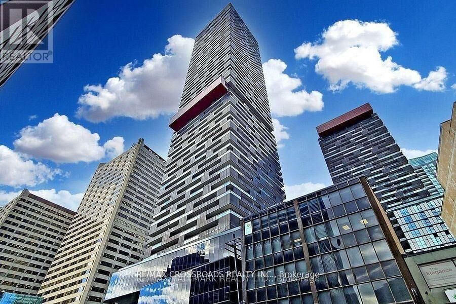 Property Photo:  8 Eglinton Avenue East 3010  ON M4P 0C1 