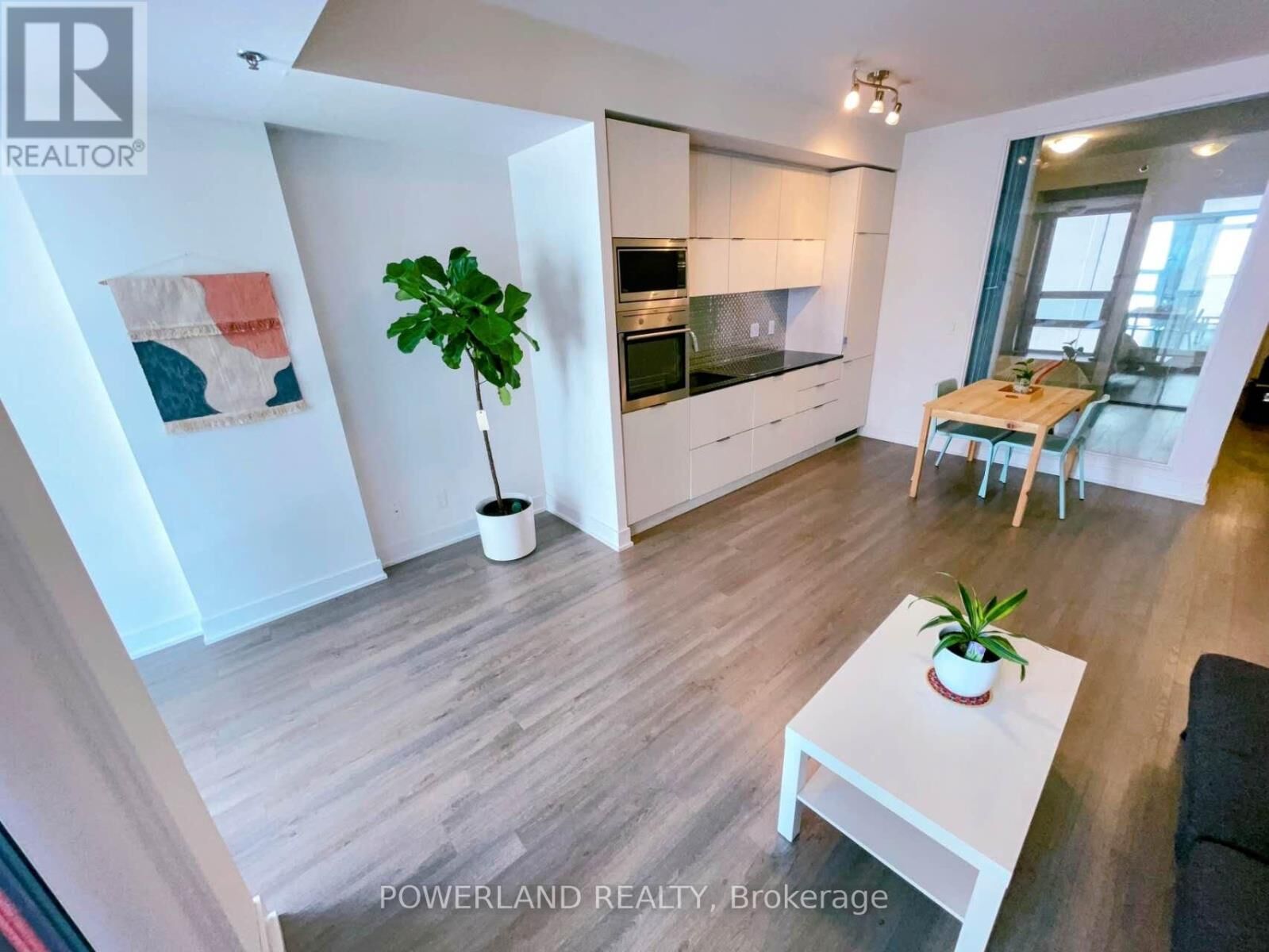 Property Photo:  318 Richmond Street West 1411  ON M5V 1X2 