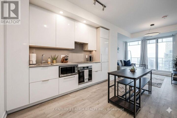 Property Photo:  28 Freeland Street 4703  ON M5E 0E3 