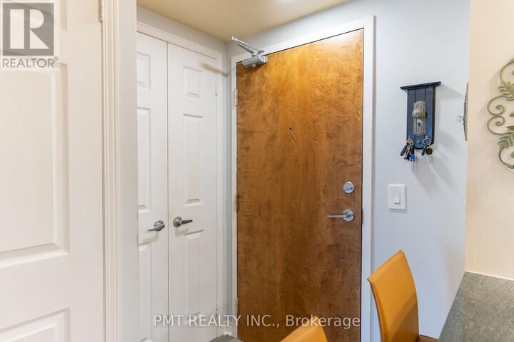 Property Photo:  60 Fairfax Crescent 111  ON M1L 0E1 