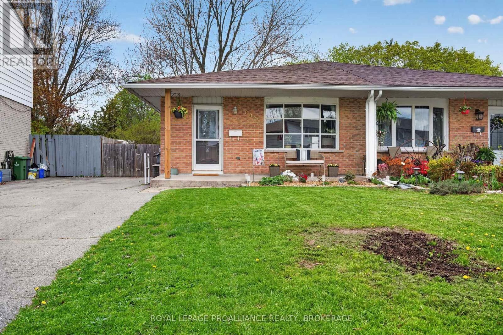 Property Photo: 803 Grouse Crescent ON K7P 1A1