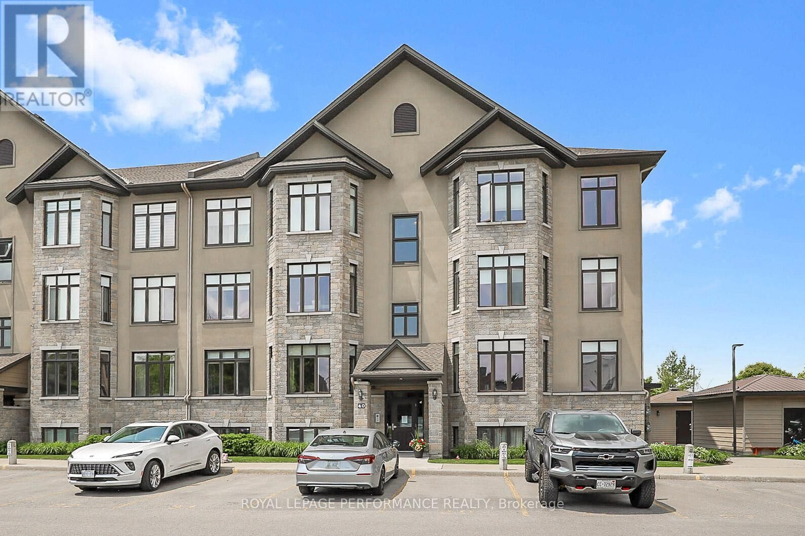Property Photo:  40 Prestige Circle 2  ON K4A 0W9 